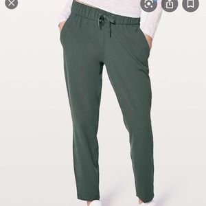 Lululemon on the fly pant